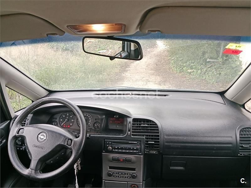 Usado Opel Zafira Comfort 100 CV (73 kW) 2004 Gris / plata Monovolumen