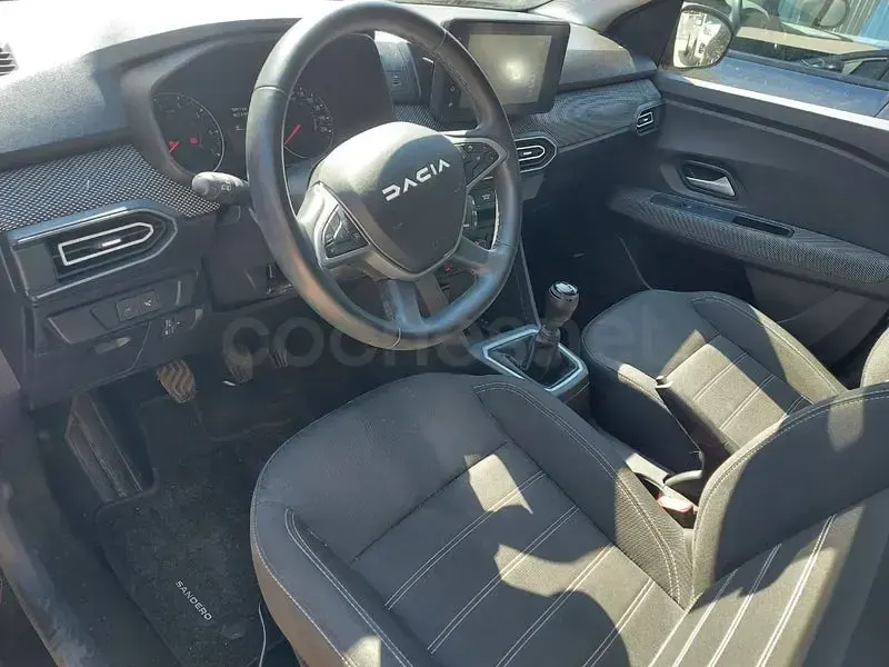Usado Dacia Sandero Essentiel 101 CV (74 kW) 2023 Negro Berlina