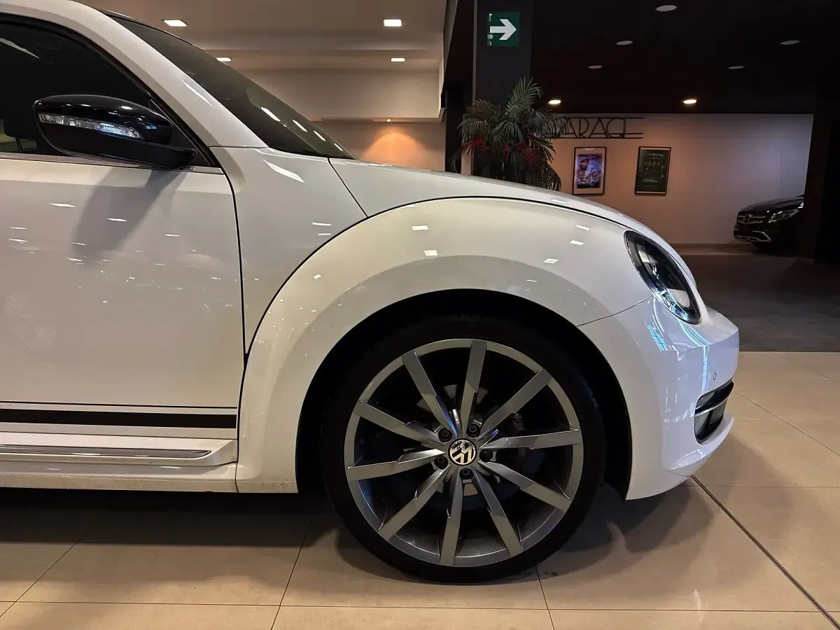 Usado VW Beetle R-line 150 CV (110 kW) 2015 Blanco Utilitario