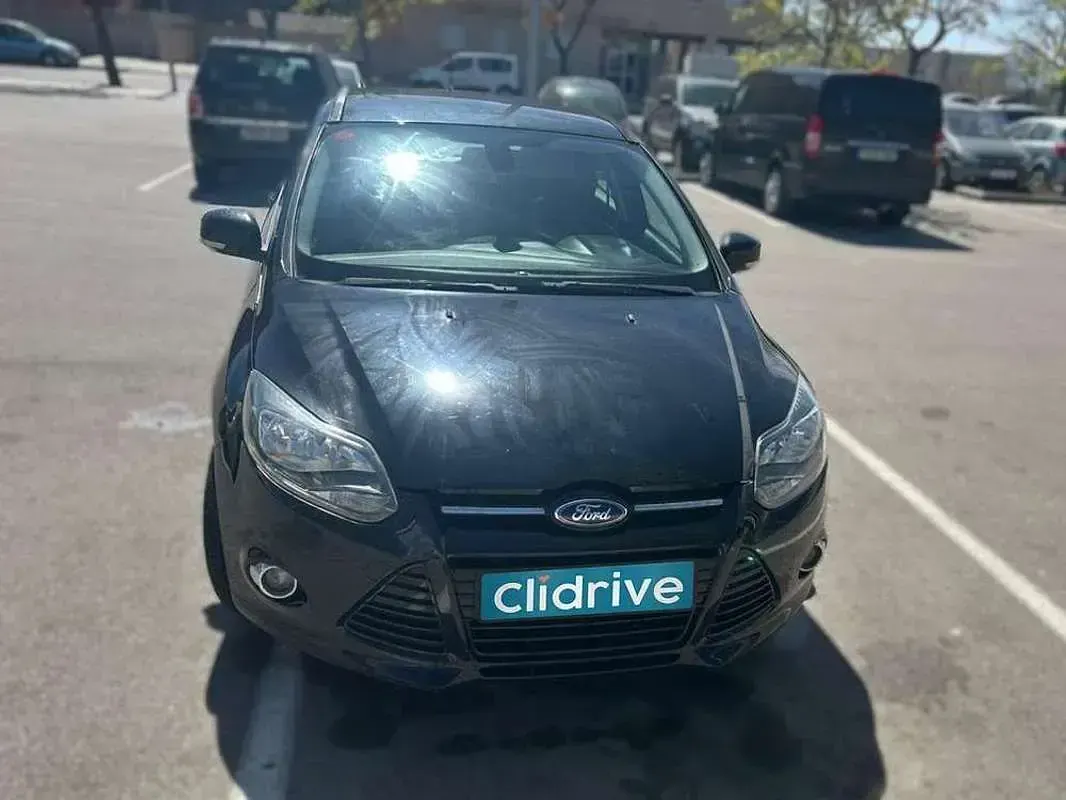 Usado Ford Focus Trend 101 CV (74 kW) 2013 Negro Utilitario