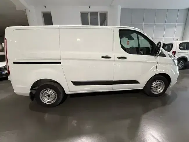 Usado Ford Transit Custom Trend 131 CV (96 kW) 2022 Blanco Van