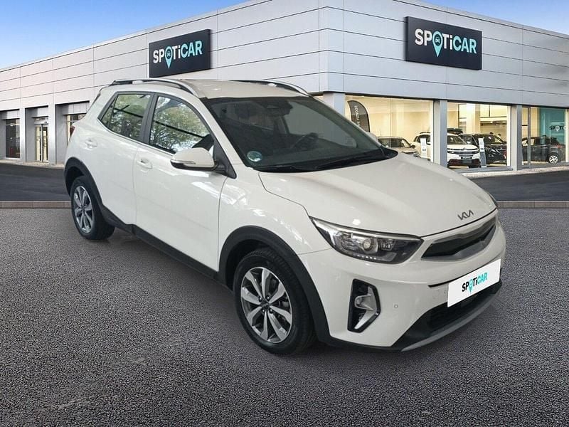 Usado Kia Stonic 100 CV (73 kW) 2021 Blanco SUV