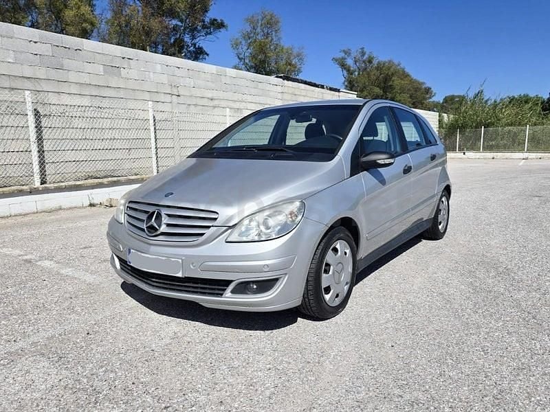 Usado Mercedes B180 109 CV (80 kW) 2006 Gris / plata Monovolumen