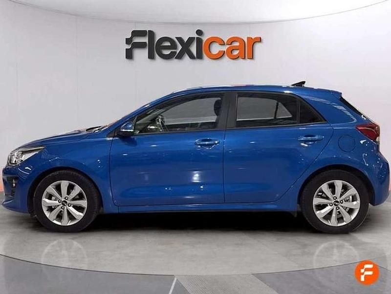 Usado Kia Rio 84 CV (61 kW) 2021 Azul Utilitario