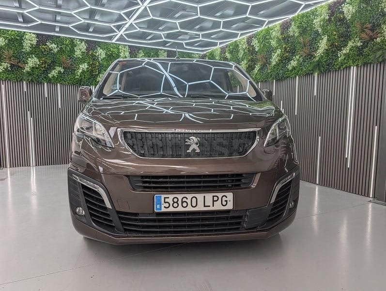 Usado Peugeot Traveller Allure 177 CV (130 kW) 2022 Marrón Monovolumen