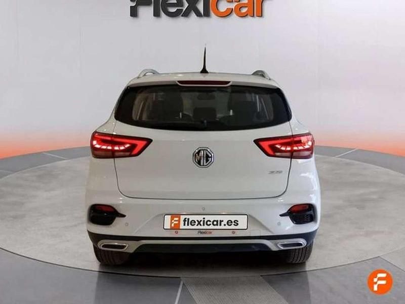 Usado MG ZS Comfort 106 CV (77 kW) 2023 Blanco SUV
