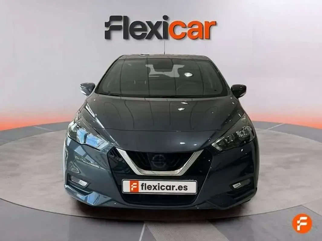 Usado Nissan Micra Acenta 92 CV (67 kW) 2022 Gris Utilitario