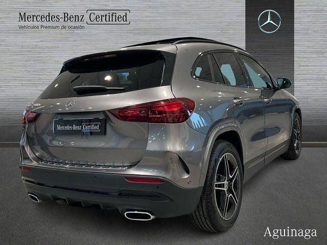 Usado Mercedes GLA200 AMG line 150 CV (110 kW) 2025 Gris montaña SUV