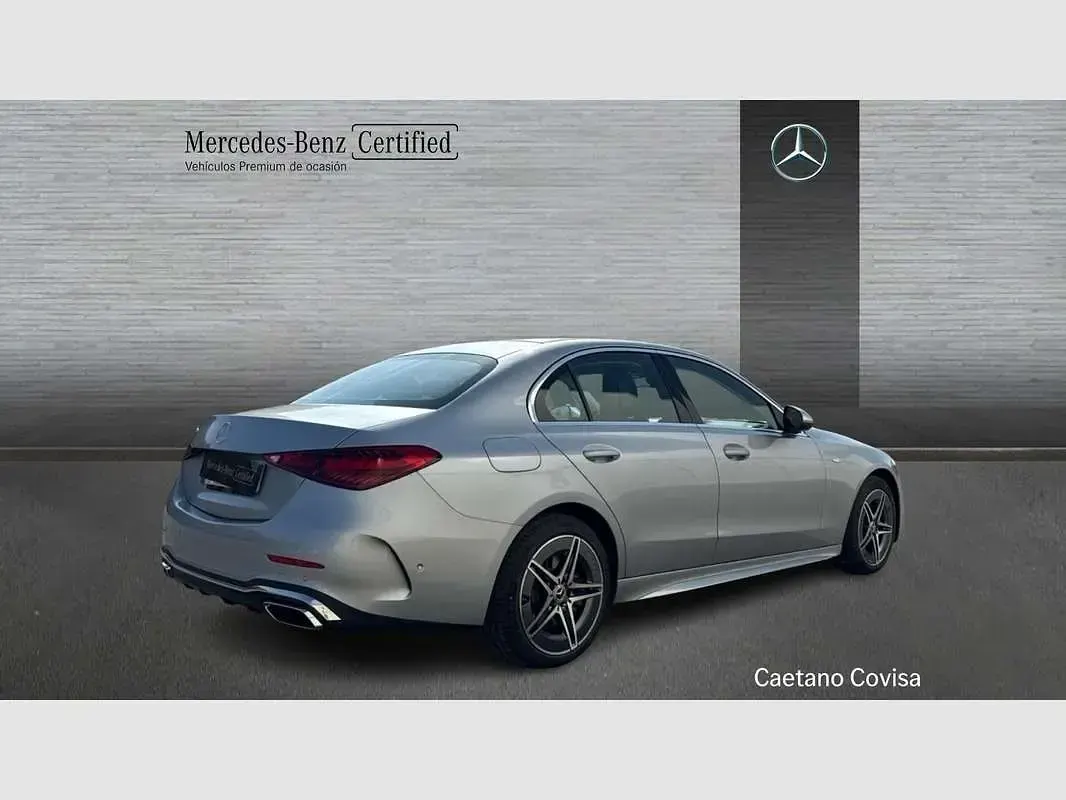Usado Mercedes E300 313 CV (230 kW) 2025 Plateado Berlina