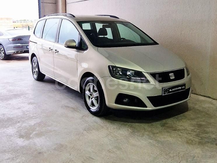 Usado Seat Alhambra Ecomotive 140 CV (102 kW) 2013 Beige Monovolumen