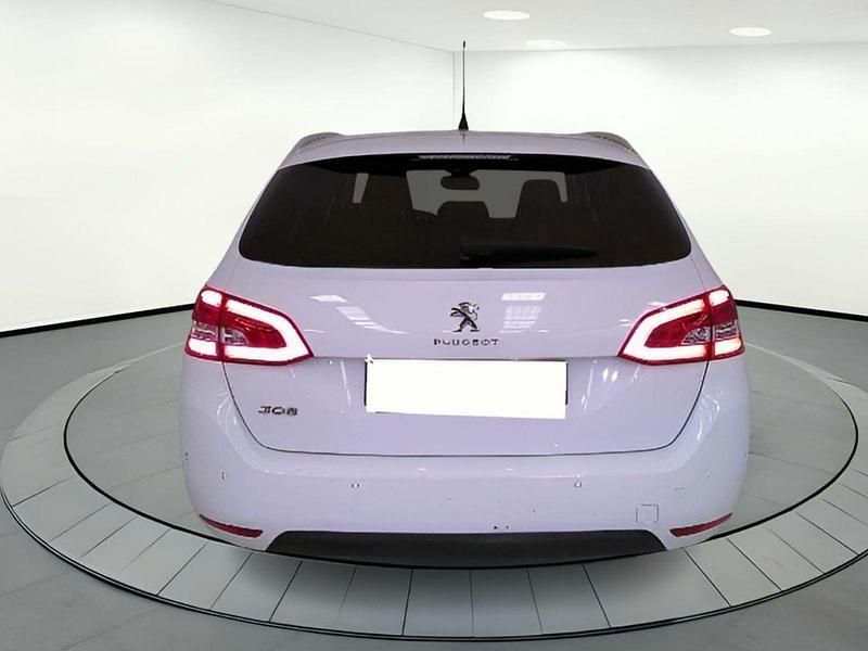 Usado Peugeot 308 Allure 131 CV (96 kW) 2021 Blanco Familiar