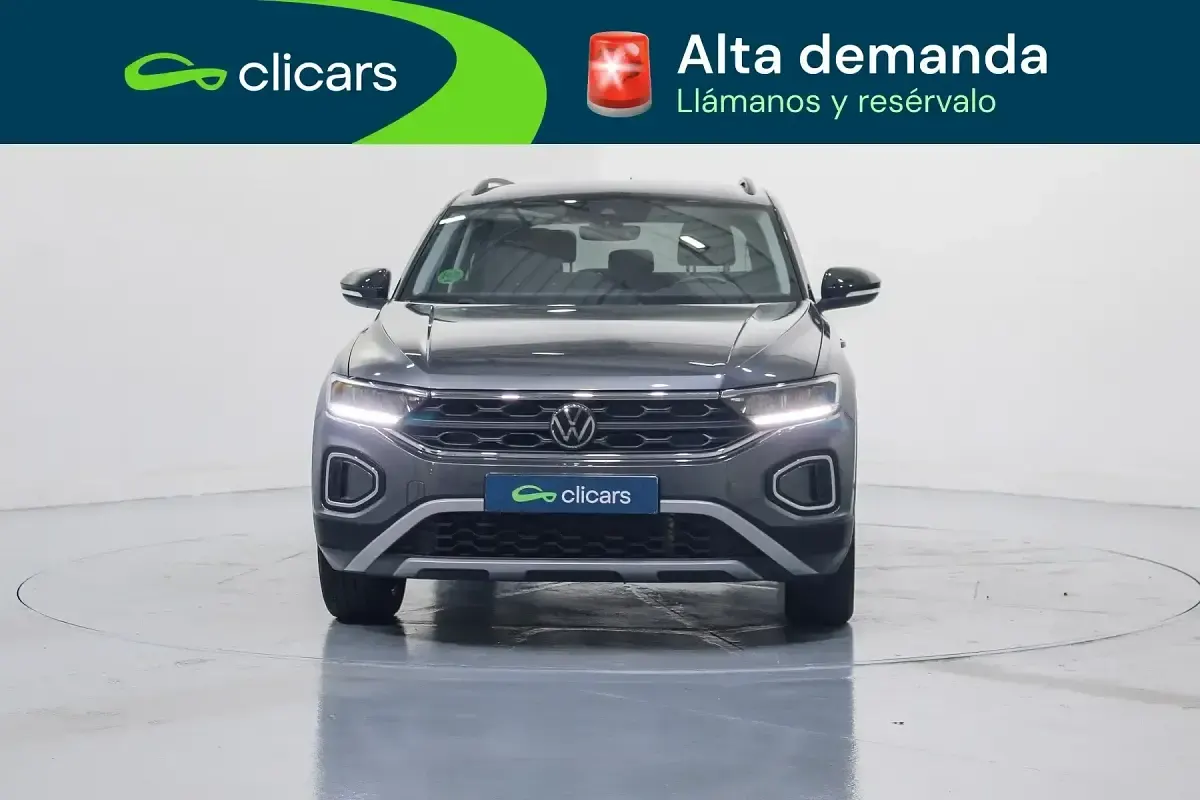 Usado VW T-Roc 110 CV (80 kW) 2023 Gris SUV