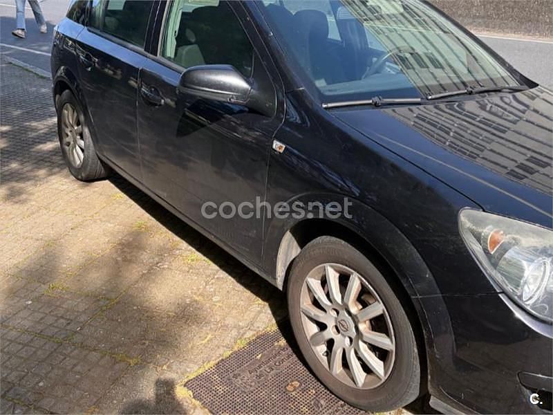 Usado Opel Astra Enjoy 100 CV (73 kW) 2006 Negro Berlina
