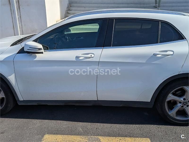 Usado Mercedes GLA180 122 CV (89 kW) 2018 Blanco SUV