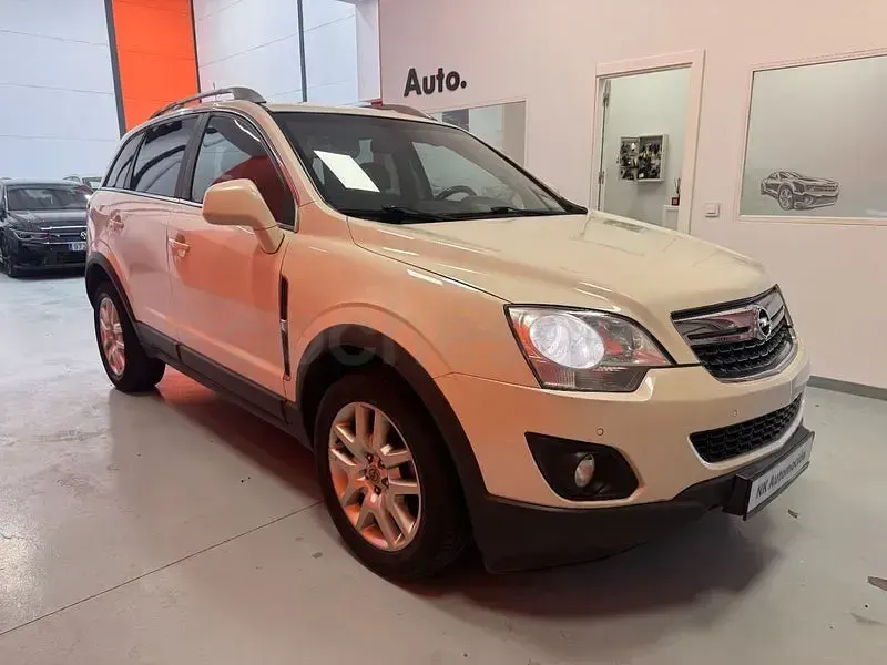 Używany Opel Antara Selective 163 KM (119 kW) 2012 Biały SUV