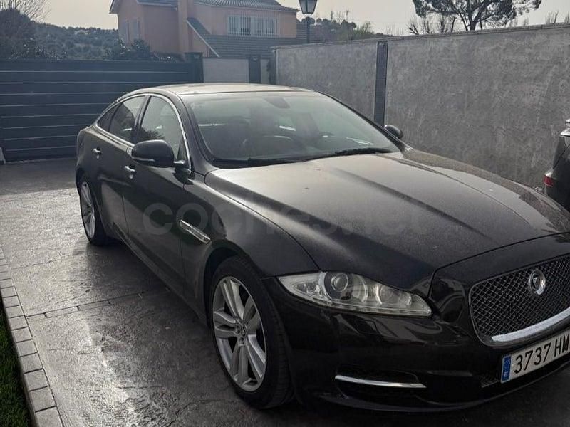Usado Jaguar XJ Premium Luxury 275 CV (202 kW) 2012 Negro Berlina