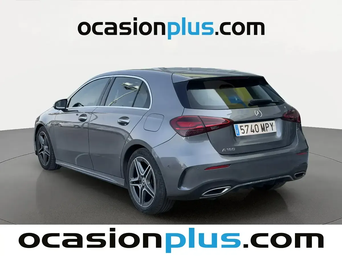 Usado Mercedes A180 136 CV (100 kW) 2024 Gris