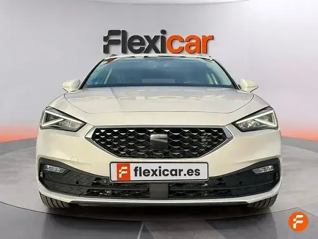 Usado Seat Leon FR 204 CV (150 kW) 2021 Blanco Familiar