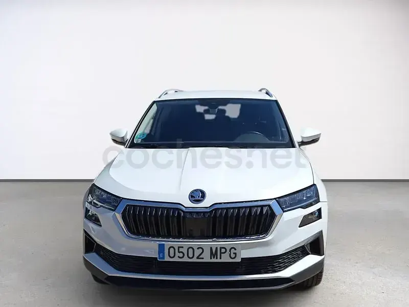 Usado Skoda Karoq Selection 150 CV (110 kW) 2024 Blanco SUV