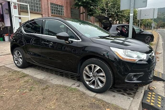 Usado Citroën DS4 92 CV (67 kW) 2013 Negro Utilitario