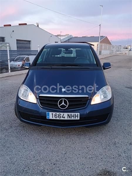 Usado Mercedes A150 95 CV (69 kW) 2009 Azul Monovolumen
