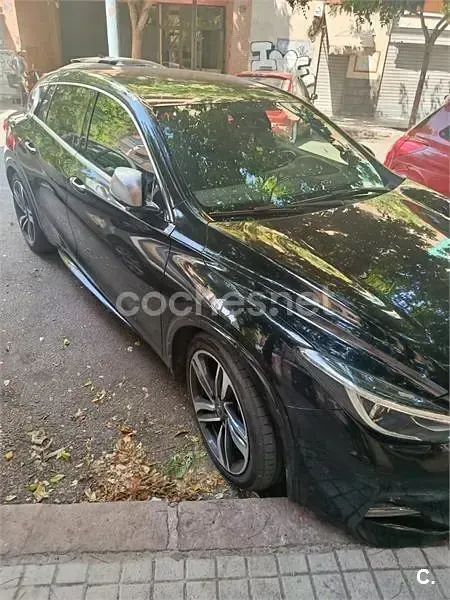 Usado Infiniti Q30 Sport Tech 170 CV (125 kW) 2016 Negro Berlina