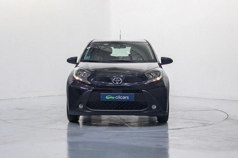 Usado Toyota Aygo X Play 72 CV (52 kW) 2022 Negro SUV