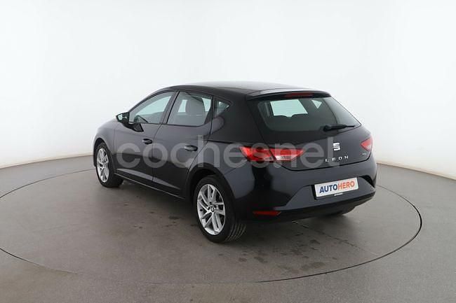 Usado Seat Leon Style 106 CV (77 kW) 2014 Negro Berlina