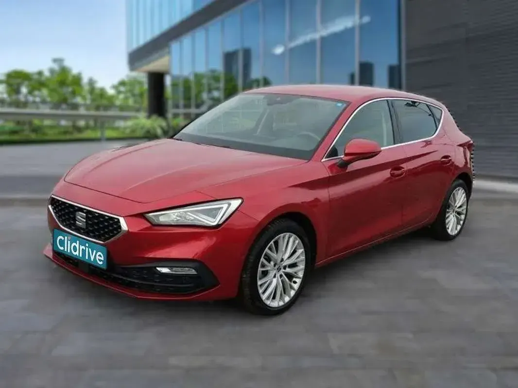 Używany Seat Leon XCELLENCE 150 KM (110 kW) 2021 Czerwony Hatchback