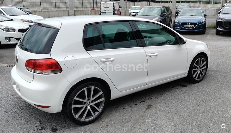 Blanco Usado 2011 VW Golf VI Advance Berlina | 8000 € (Precio justo) - Imagen 1/4