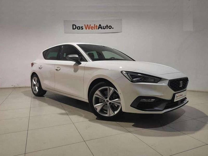 Usado Seat Leon FR 150 CV (110 kW) 2022 Blanco Berlina