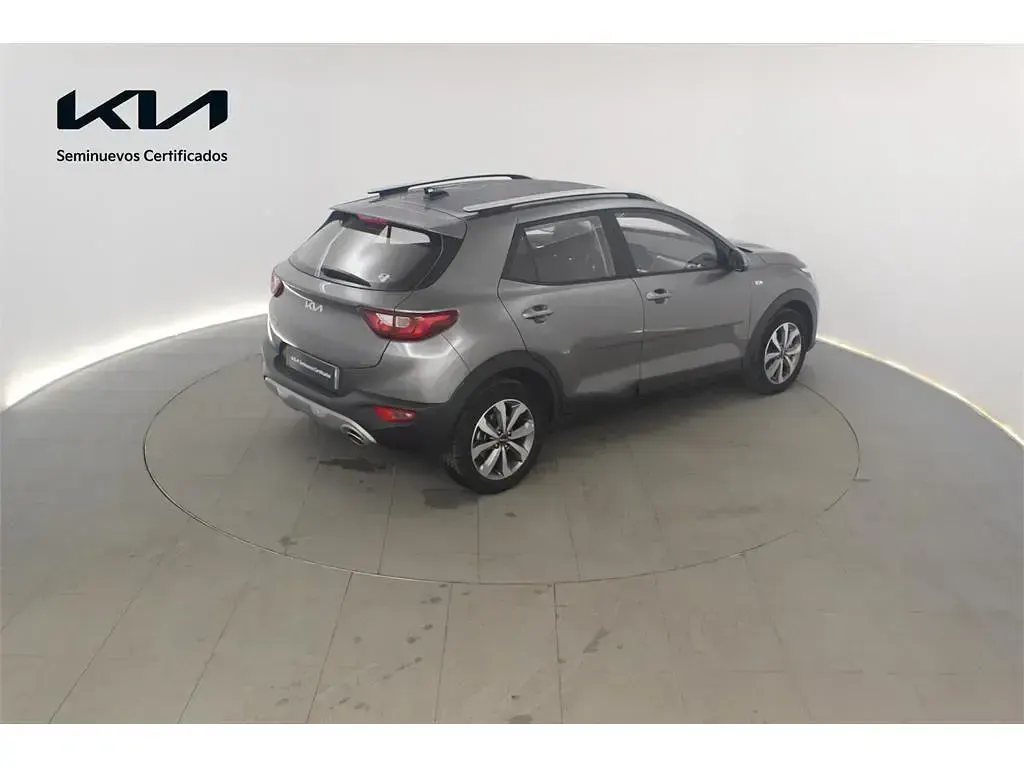 Usado Kia Stonic 101 CV (74 kW) 2025 Gris SUV