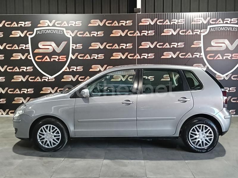 Usado VW Polo Match 75 CV (55 kW) 2006 Gris / plata Berlina