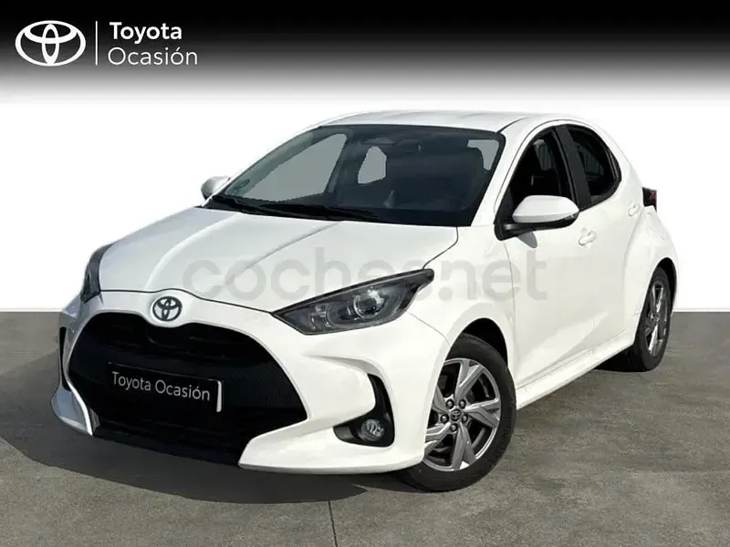 Usado Toyota Yaris Hybrid Active 116 CV (85 kW) 2025 Blanco Berlina