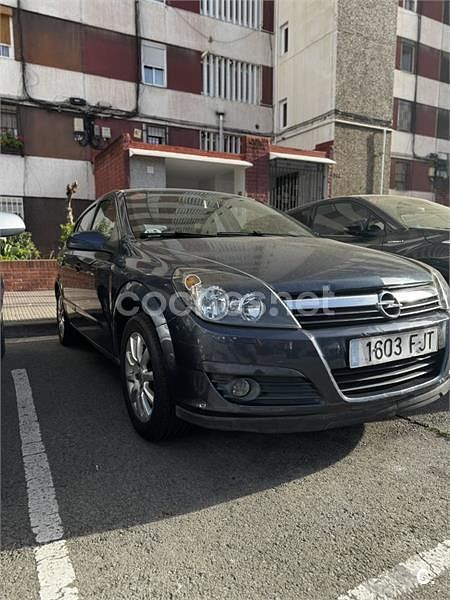 Usado Opel Astra Cosmo 100 HP (73 kW) 2006 Azul Sedan