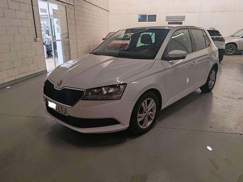 Blanco Usado 2021 Skoda Fabia Ambition Utilitario | 12.900 € (Precio justo) - Imagen 1/4