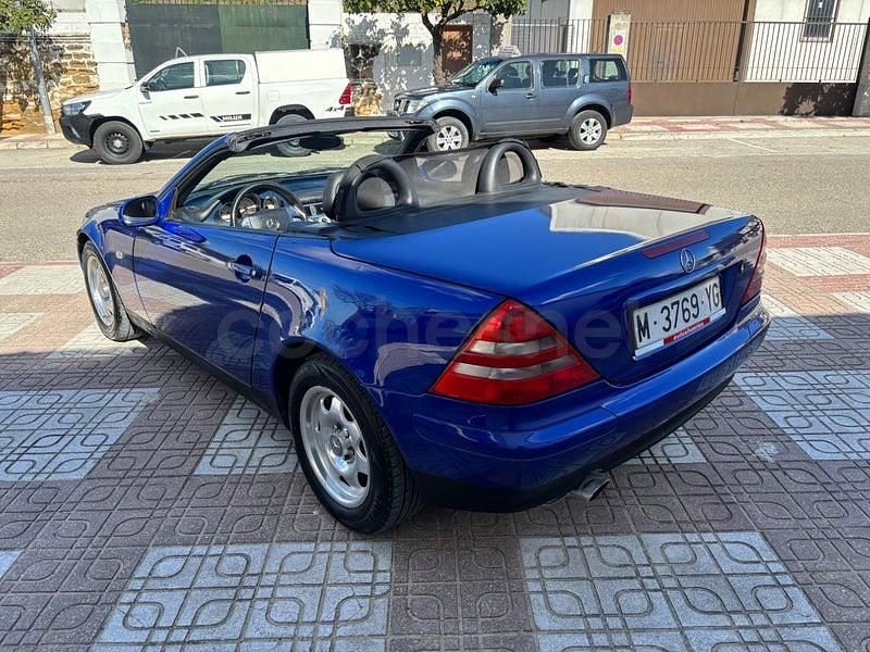 Usado Mercedes SLK200 136 CV (100 kW) 1999 Azul Descapotable