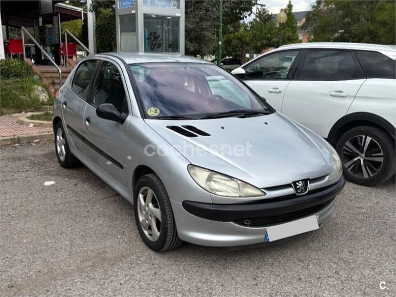 Gris / plata Usado 2002 Peugeot 206 Berlina | 1750 € (Buen precio) - Imagen 1/4