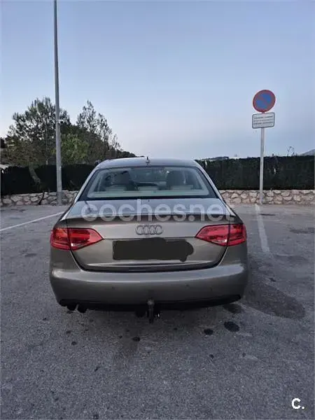 Usado Audi A4 120 CV (88 kW) 2011 Marrón Berlina