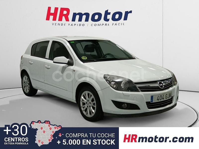 Blanco Usado 2008 Opel Astra Cosmo Berlina | 4590 € (Precio justo) - Imagen 1/4
