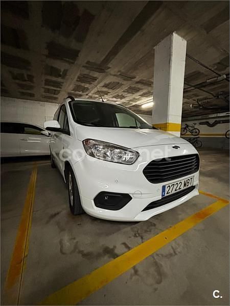 Usado Ford Tourneo Courier Sport 100 CV (73 kW) 2022 Blanco Monovolumen