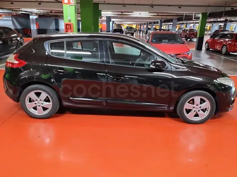 Usado Renault Mégane Dynamique 130 CV (95 kW) 2010 Negro Berlina