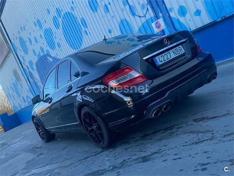 Usado Mercedes C230 Avantgarde 204 CV (150 kW) 2008 Negro Familiar