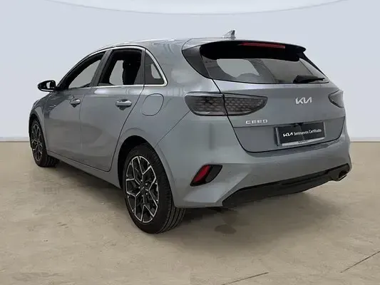 Usado Kia Ceed Style 101 CV (74 kW) 2024 Gris plata Utilitario