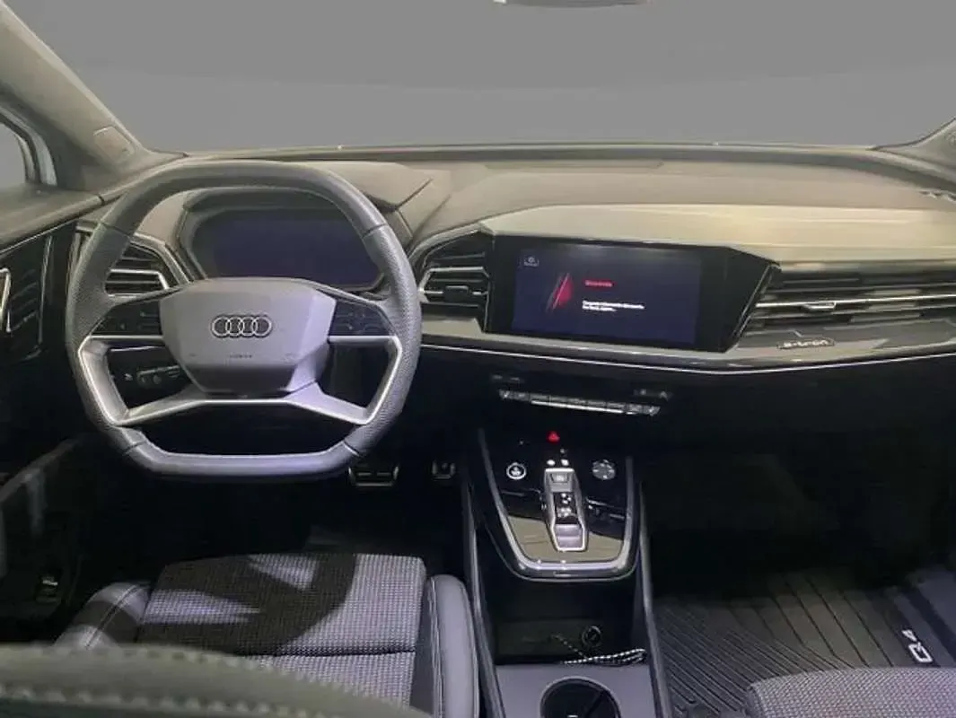 Usado Audi Q4 e-tron S-Line 219 kW (299 CV) 2024 Blanco SUV