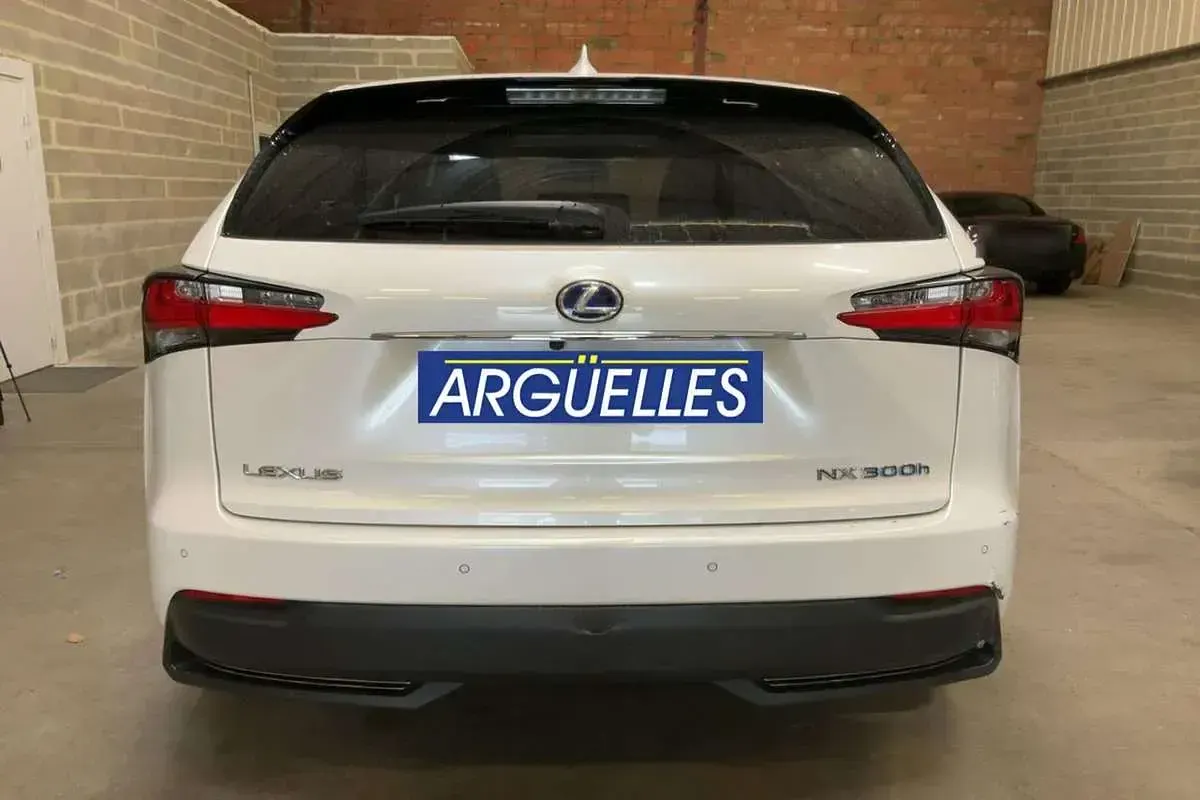 Usado Lexus NX300h Luxury Line 197 CV (144 kW) 2017 Blanco SUV