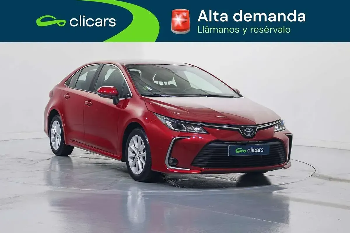 Usado Toyota Corolla Business Edition 98 CV (72 kW) 2022 Rojo Berlina