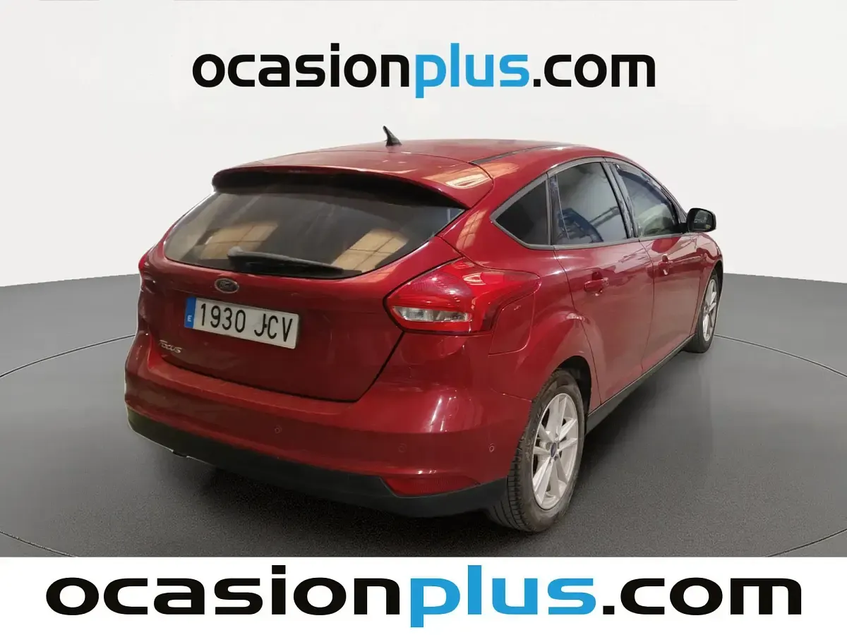 Usado Ford Focus Trend+ 116 CV (85 kW) 2015 Rojo Utilitario