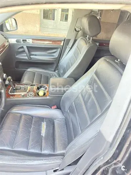 Usado VW Touareg 220 CV (161 kW) 2003 Negro SUV