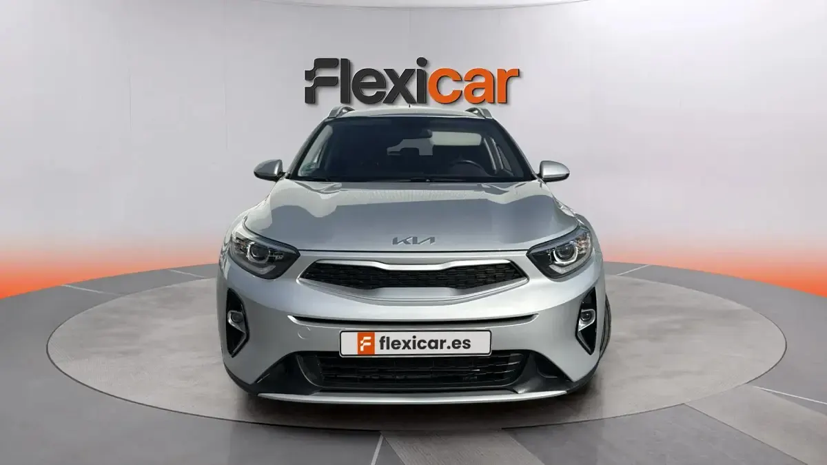 Usado Kia Stonic 84 CV (61 kW) 2023 Gris SUV